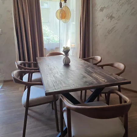 Lejlighed Stylish 2br Retreat 5m Walk To Sea Garden & Burgas City