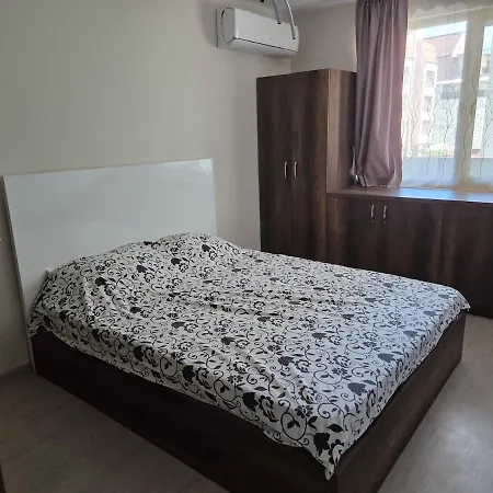 Lejlighed Stylish 2br Retreat 5m Walk To Sea Garden & Burgas City