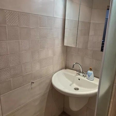 Stylish 2br Retreat 5m Walk To Sea Garden & Burgas City