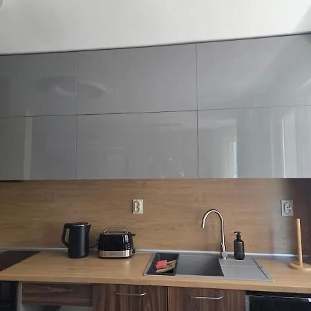Stylish 2br Retreat 5m Walk To Sea Garden & Lejlighed