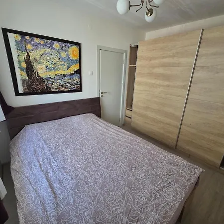 Lejlighed Stylish 2br Retreat 5m Walk To Sea Garden & Burgas City