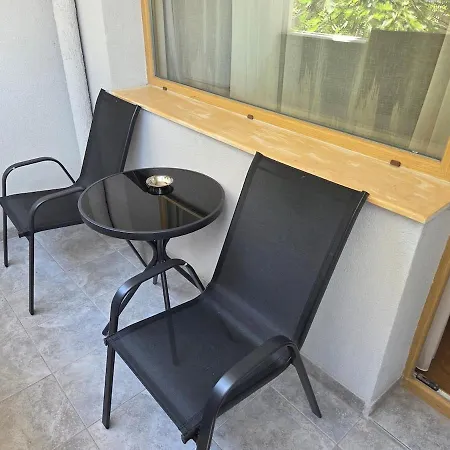 Lejlighed Stylish 2br Retreat 5m Walk To Sea Garden & Burgas City